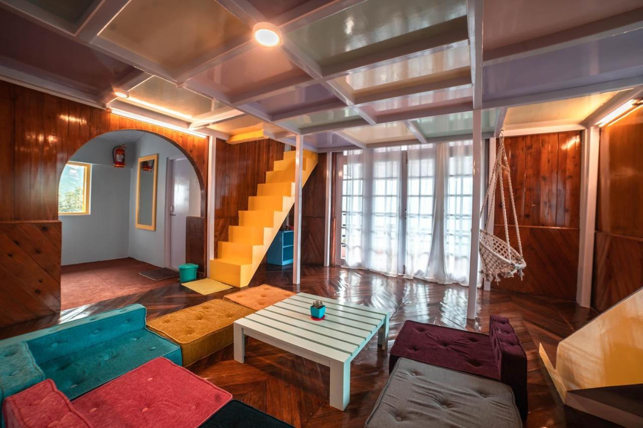 Tag Along 2 0 Hostel Gangtok Bagian luar foto