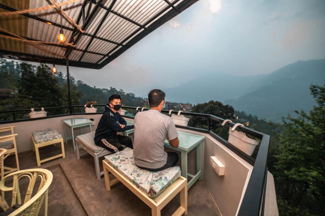 Tag Along 2 0 Hostel Gangtok Bagian luar foto